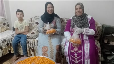 من صفارالبيض بدأت حكايتي.. أم مريم تخوض تجربة مختلفة في بنها لدعم أسرتها