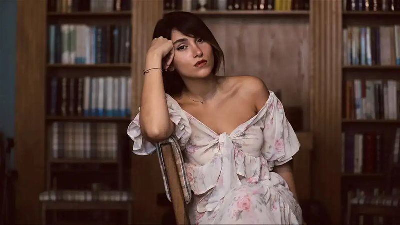 المغنية الإيرانية
