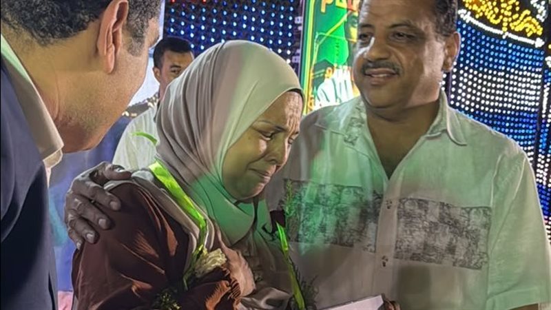 رحلة عمرة لسيدة 