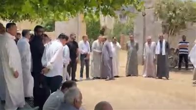 أهالي قرية عرب النجدي بشبين القناطر يشيعون جثمان رئيس محكمة استئناف الأقصر
