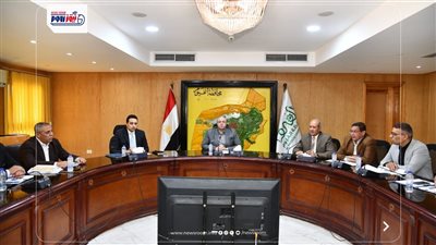 محافظ الفيوم يؤكد على سرعة إنهاء الطلبات المتأخرة وتحصيل الرسوم المقررة