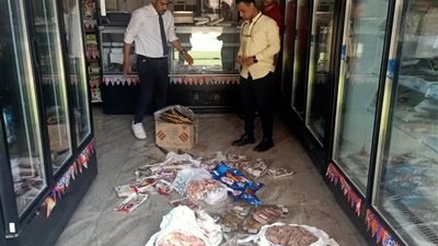 ضبط وإعدام 310 كجم من اللحوم منتهية الصلاحية بأحد المطاعم بإدفو