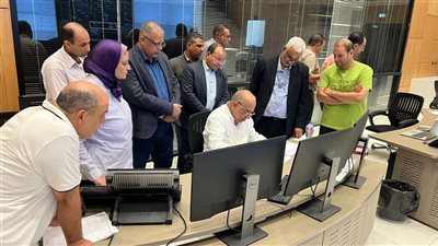 وزير الكهرباء يتفقد ميدنيا سير العمل فى المركز القومي للتحكم في الطاقة