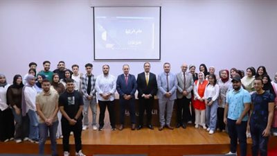 عمرو عثمان يجري حوارًا مفتوحًا مع الطلاب ويستعرض أساليب علم الوقاية