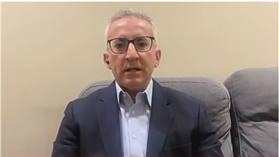 طبيب نساء وتوليد: هرمونات الحمل تغير الشهية وتسبب الغثيان وعسر الهضم