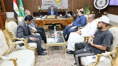 محافظ المنوفية يلتقي بأهالي وعمد عدد من قرى قويسنا وشبين الكوم لبحث مطالبهم