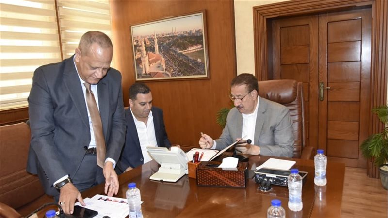 محافظ بورسعيد يعتمد