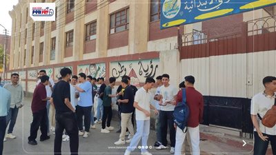 بعد بدء الامتحان بدقيقة غلق لجان الثانوية العامة بدمياط وسط إجراءات تنظيمية 