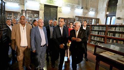 مدبولي يتفقد الجمعية الجغرافية المصرية ويؤكد دعم جهود صون تراثها العلمي