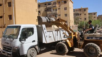  رفع 380 طن مخلفات وتحسين المظهر الحضاري بالمناطق السكنية بأسوان