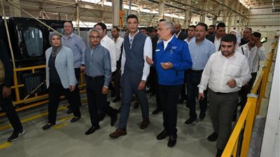 وزير الصناعة يتفقد مجمعات صناعية كبرى ببني سويف لتعزيز الإنتاج