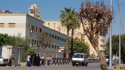 مع انتهاء أول أيام الثانوية العامة بالأقصر مطالب بتوفير مظلات أمام اللجان 