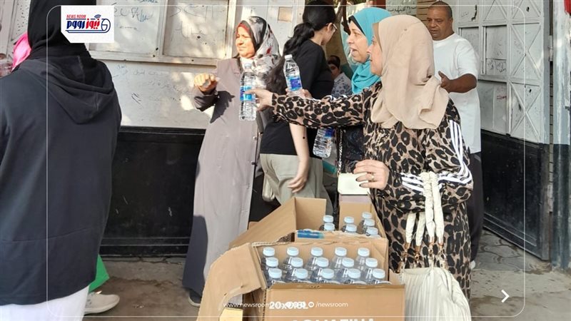 توزيع مياه وشيكولاتة