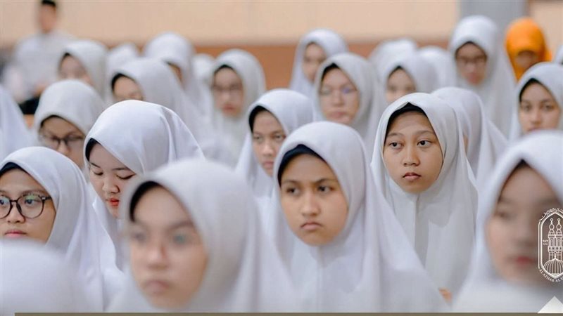 الطلاب الوافدون