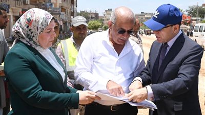حافظ الغربية يتابع تطوير ورصف شارع 23 يوليو وامتداد الساحة الشعبية ببسيون