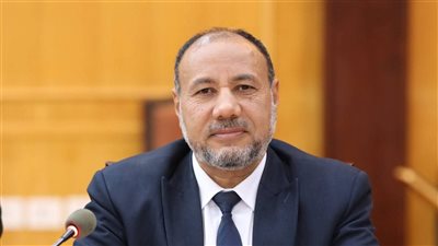 رئيس جامعة الأزهر يصدر قرارات بتكليف رؤساء جدد لقسمي العيون والتخدير بأسيوط