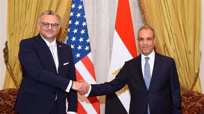 وزير الخارجية و كبير
