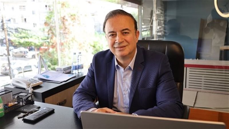 الدكتور أحمد يونس