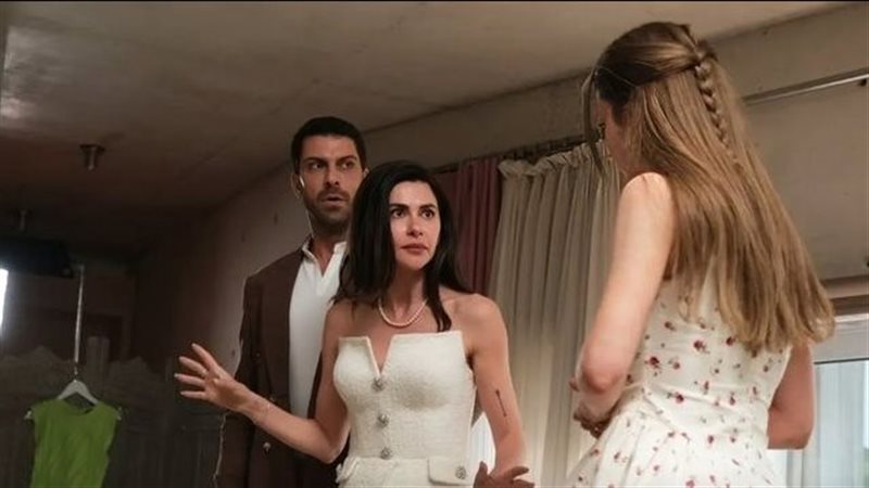 مسلسل في السابعة