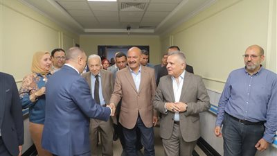 محافظ السويس يتفقد المستشفى الجامعي الجديد لبحث دعم التجهيزات الطبية