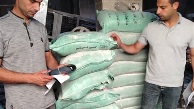 ضبط مخبز للتصرف في 26 شيكارة دقيق وتحرير 12 مخالفة تموينية بالبحيرة