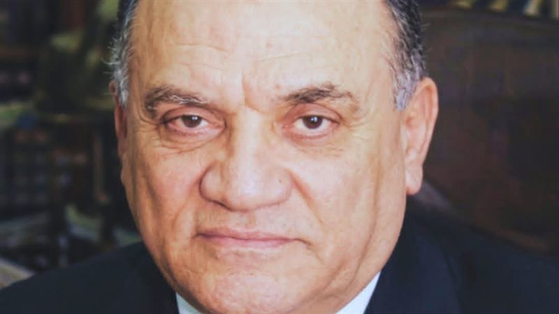 الدكتور أحمد عمر