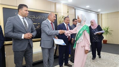 احتفالية كبرى بالسويس لتكريم أوائل الإعدادية وذوي الهمم والمبدعين
