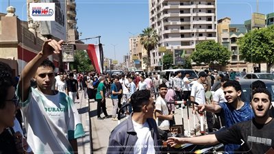 الألماني والفرنساوى يرسمان البهجة على وجوه طلاب الثانوية العامة بالفيوم