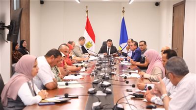 محافظ دمياط يتابع ملف تقنين أراضي الدولة التابعة للإصلاح الزراعي وتسريع إجراءا