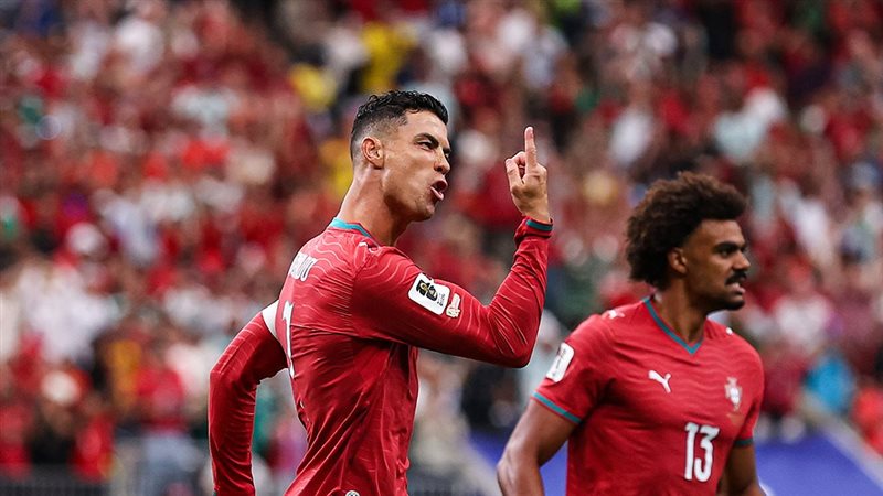 رونالدو ملك البرتغال