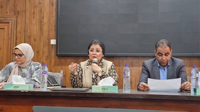 نائب وزير الصحة تتابع تنفيذ الخطة العاجلة للسكان بأسيوط.. صور