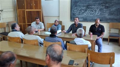 محافظ أسيوط: تكثيف الندوات الإرشادية للتوعية بالمكافحة المتكاملة لدودة الحشد