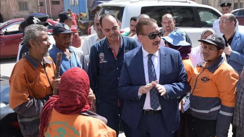 محافظ بورسعيد مع