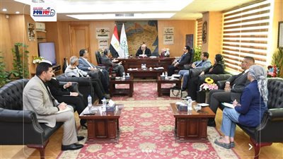 محافظ الفيوم يناقش مع أعضاء مجلسي النواب والشيوخ مشكلات الري والكهرباء والتأمين الصحي