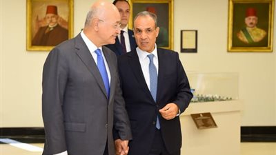 مصر تبحث مع مفوض الأمم المتحدة لشؤون اللاجئين تعزيز التعاون في ملف الهجرة