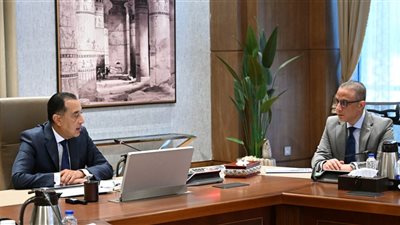رئيس الوزراء يستعرض موقف تنفيذ عدد من مشروعات الخطة الاستثمارية لمحافظة الجيزة