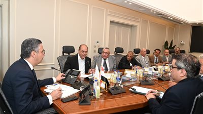 غرفة الجيزة ترفع مطالب التجار لوزير التموين استعدادا للدعم النقدي 