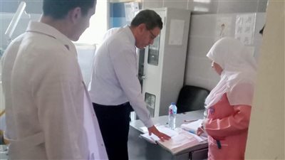 وكيل وزارة الصحة بالمنوفية يحيل مقصرين للتحقيق فى مستشفي ميت خاقان