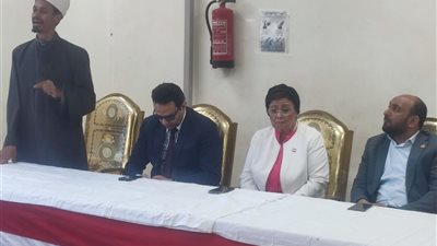 نائب وزير الصحة تواصل جولتها الميدانية بسوهاج لتطوير خدمات الرعاية الأولية