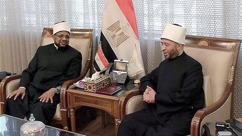 وزير الأوقاف يستقبل