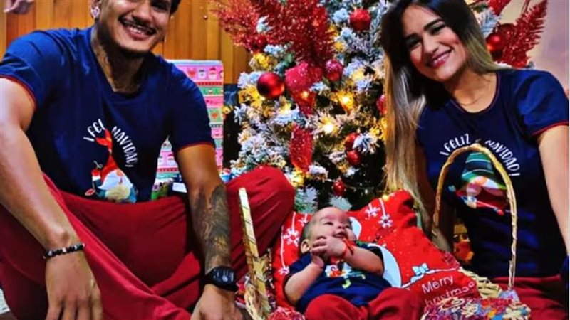 لاعب كرة القدم وزوجته
