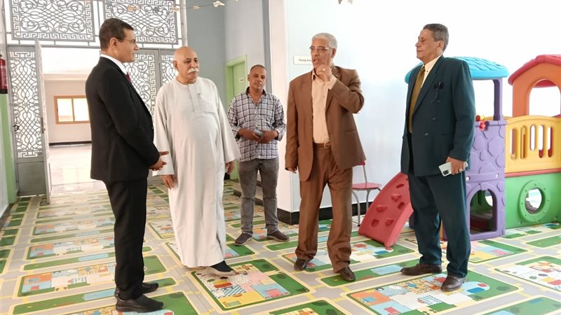 وكيل تعليم قنا يتفقد