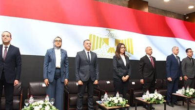 وزيرة الثقافة ومحافظا أسوان والوادي الجديد يبحثون دعم التنمية بالصعيد