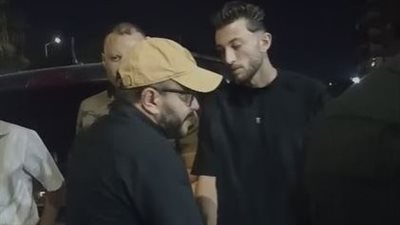 حسام داغر يقدم واجب عزاء الفنان الشاب كريم عبدالعليم 