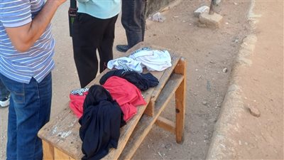 مخيطين السماعة بالتيشرت.. ضبط طلاب بأسيوط أثناء دخولهم امتحان اللغه العربية