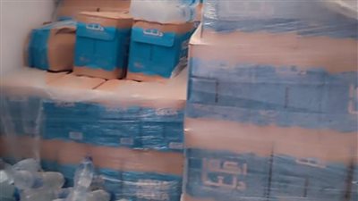 ضبط نصف طن أجبان متعفنة و400 كجم دواجن مجهولة و7000 عبوة قهوة فاسدة ببورسعيد
