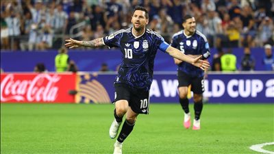إنفانتينو يهنئ ميسي بعد رقمه التاريخي في كأس العالم 