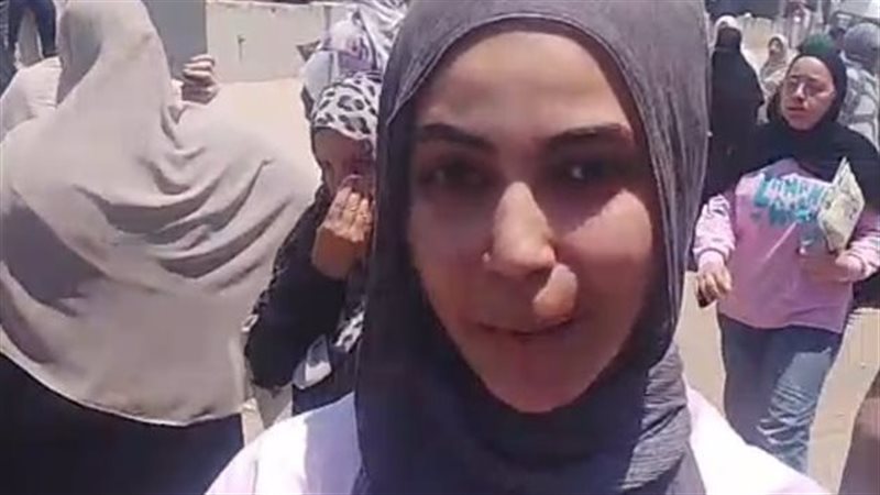 إحدى الطالبات 