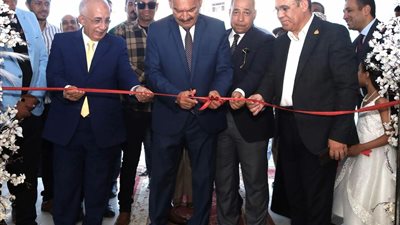 محافظ السويس يفتتح مركز الإيرادات والتشغيل التجاري بحي عتاقة بعد تطويره