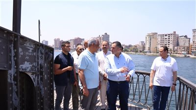 محافظ دمياط ووزير الإنتاج الحربي يتفقدان جسر الحضارة ويبحثان تعظيم الاستفادة منه